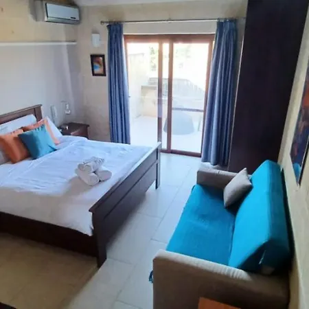 Alloggio in famiglia Inzolia - Peaceful With Pool Il-Pergla